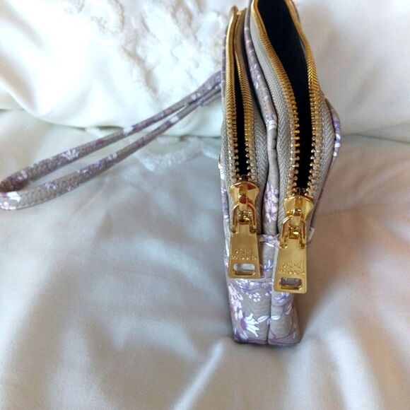 Steve Madden Wristlet - Picture 6 of 11